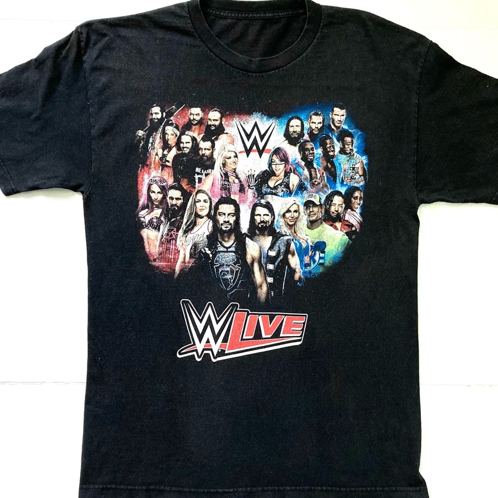 WWE 2018 Tour Shirt!